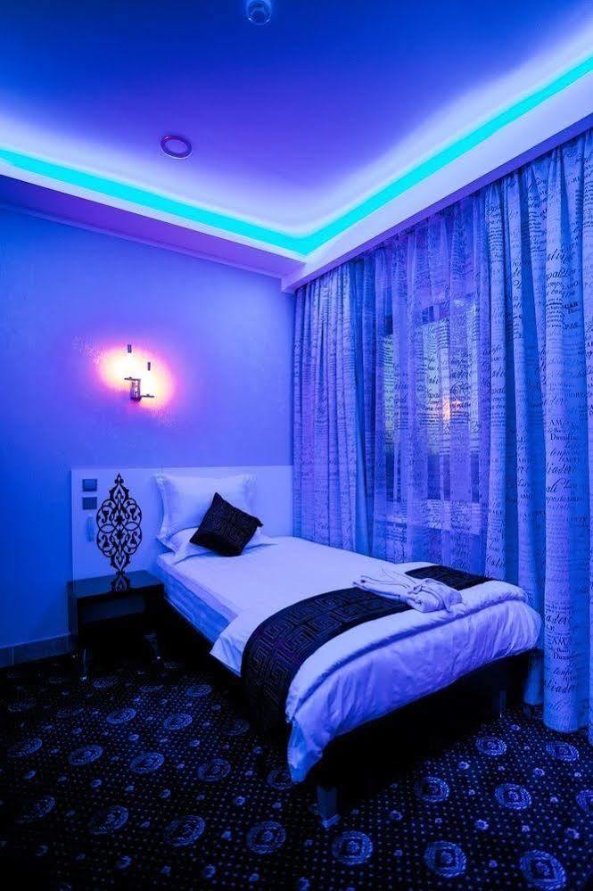 Hotel Enigma Khabarovsk Extérieur photo